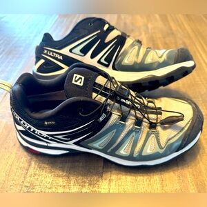 Sz 9 Salomon X Crest Outdoor Low Top Women's Hiking Trekking Camping Shoes